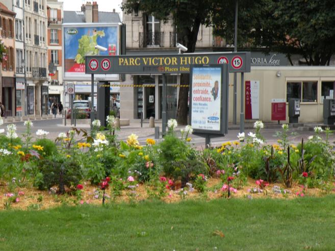  entrée du parc de stationnement Victor Hugo